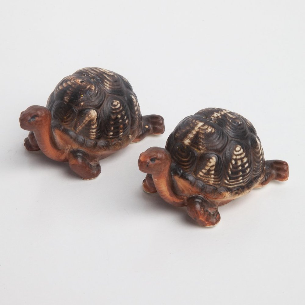 Vintage Fairway Japan Turtle Salt and Pepper Shakers Tortoise S&P Ceramic
